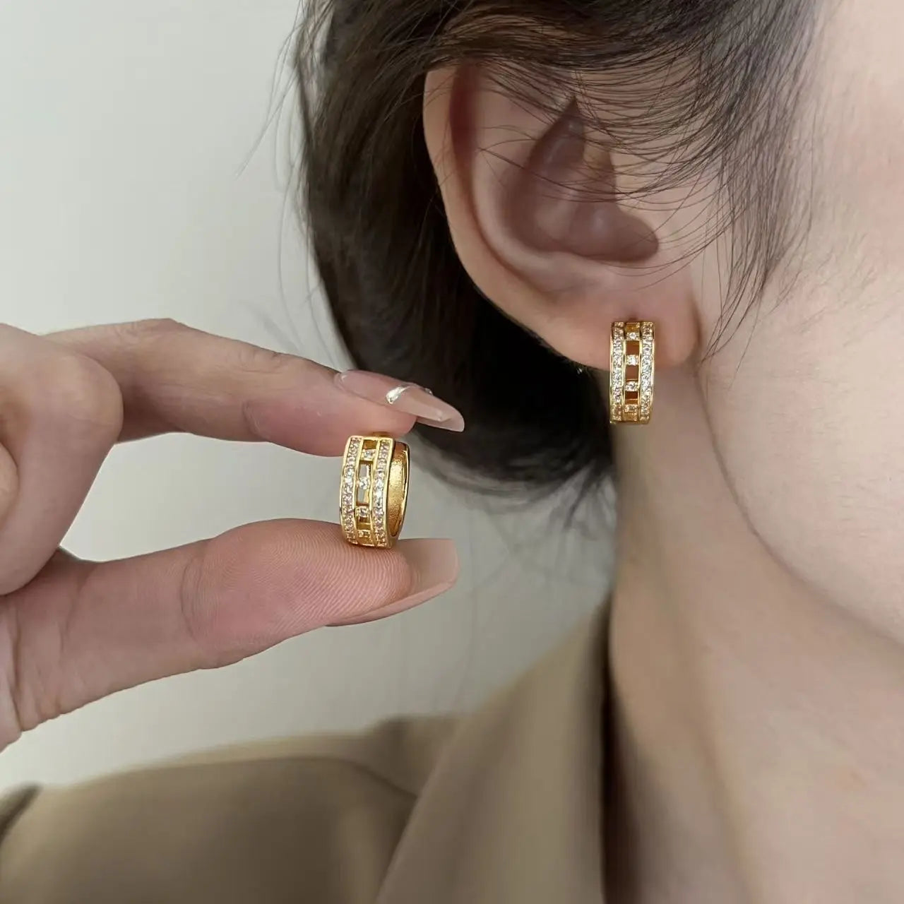 Brinco Banhado a Ouro com Diamantes